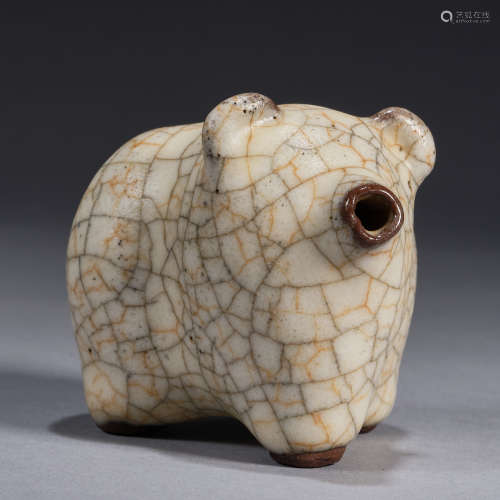 A Ge Kiln 'bear-shaped' water dropper ,Song dynasty