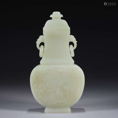 A jade relief-carved vase with cover, Qing dynasty