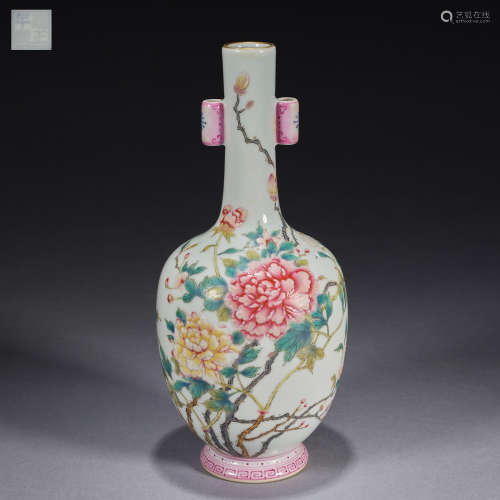 A small famille-rose 'floral' vase,Qing dynasty,Yongzheng pe...