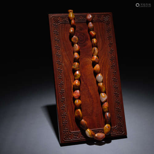 An ancient natural and beautiful patterns agate beaded neckl...