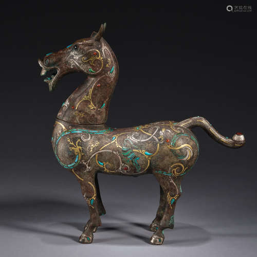 A turquoise,agate and gold-inlaid bronze horse-shaped vessel...