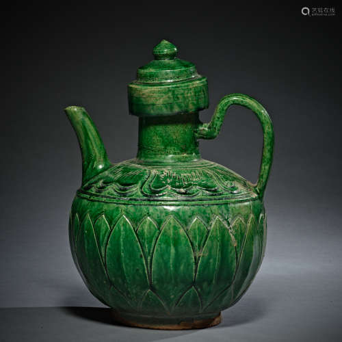 A green-glazed pottery pot,Liao dynasty