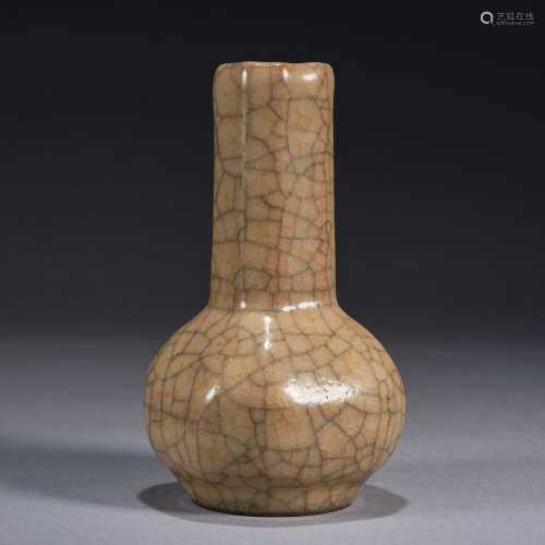 A small 'Ge Kiln' vase ,Song dynasty