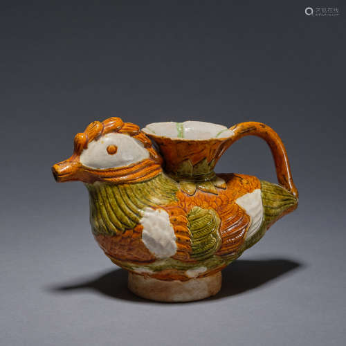 A sancai-glazed pottery 'mandarin duck' vase, Liao dynasty