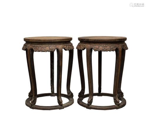 A pair of huanghuali wood stands,Qing dynasty