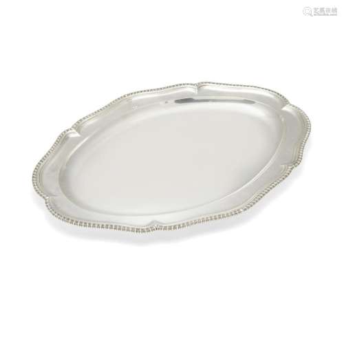 A GEORGE IV SILVER GADROON EDGE OVAL SERVING PLATTER by Robe...