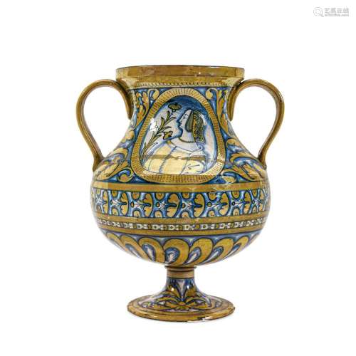 A DERUTA MAIOLICA GOLD-LUSTERED TWO-HANDLED VASECirca 1530