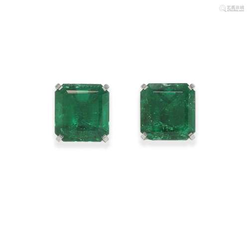 MOUNTED BY CARTIER: PAIR OF EMERALD SINGLE-STONE EARSTUDS
