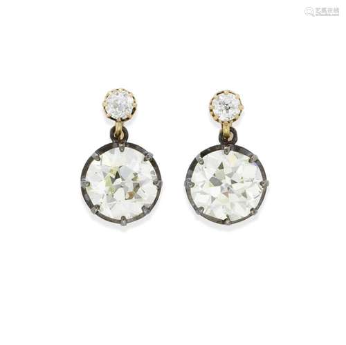 MANUFACTURE IN ART: PAIR OF DIAMOND EARRINGS