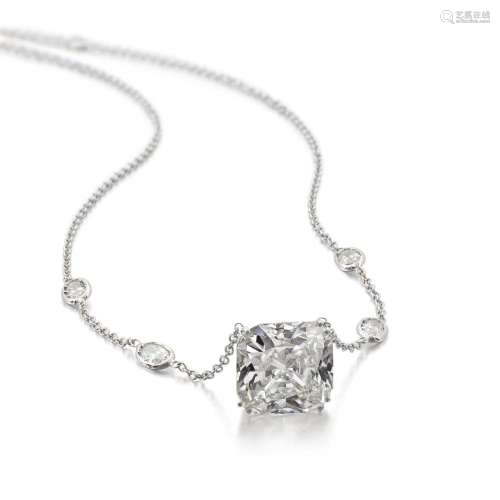 DIAMOND PENDANT/NECKLACE