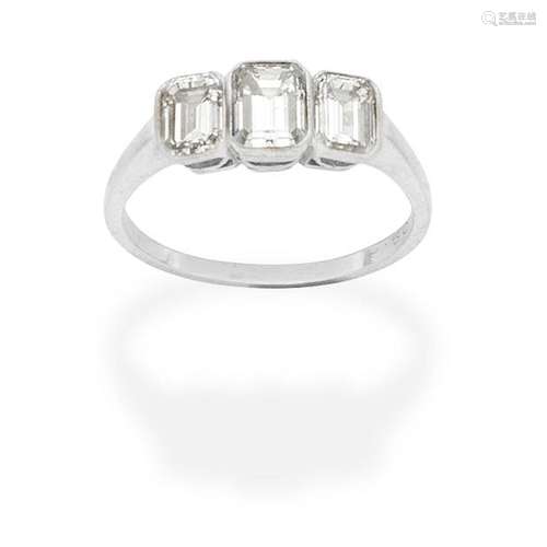 DIAMOND THREE-STONE RING