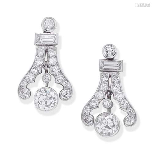 DIAMOND PENDENT EARRINGS