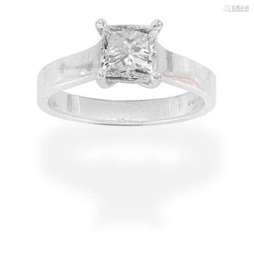 DIAMOND SINGLE-STONE RING