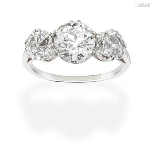 DIAMOND THREE-STONE RING