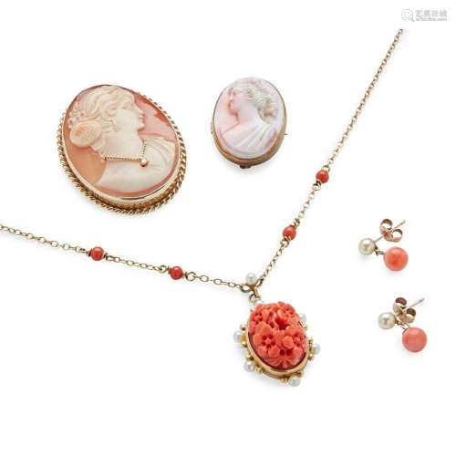 Y Deakin & Francis: A coral and pearl pendant necklace