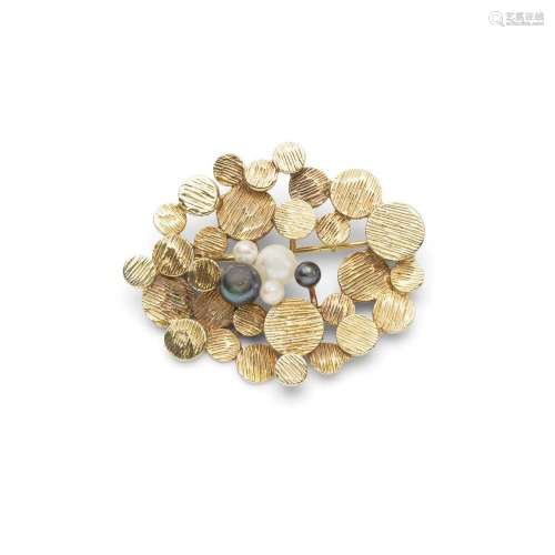 A 1960s pearl brooch