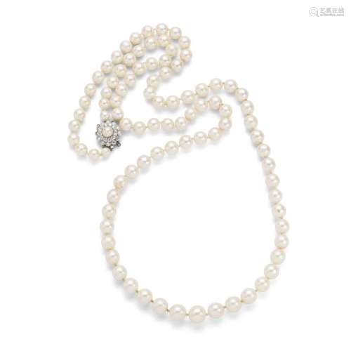 A cultured pearl necklace