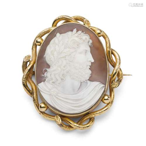 A shell cameo brooch