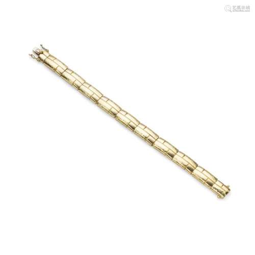 An 18ct gold bracelet