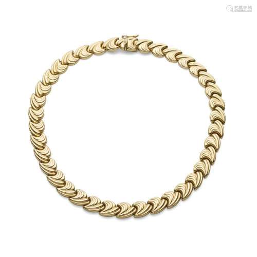 An 18ct gold necklace
