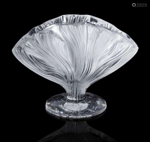 Lalique France, <br />
 <br />
 'Ichor' ginkgo leaf vase, de...