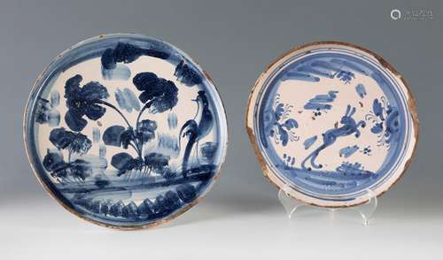 Two salvillas. Teruel, ca.1800.Glazed ceramic.Lack of polych...