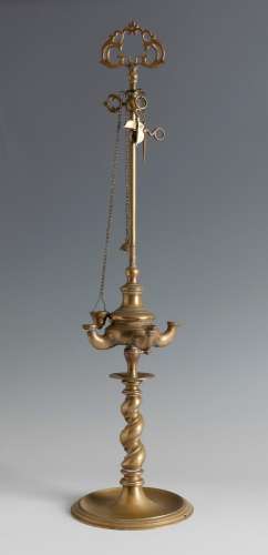 Oil lamp, 19th century.Gilded bronze.Measurements: 71 x 18 x...