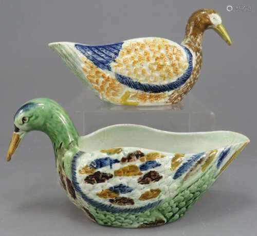 A pair of early nineteenth century Staffordshire pearlware p...