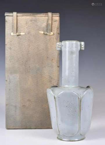 A Celadon-Galzed Vase w/Box