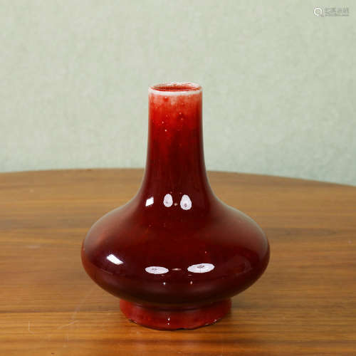 清 红釉荸荠瓶