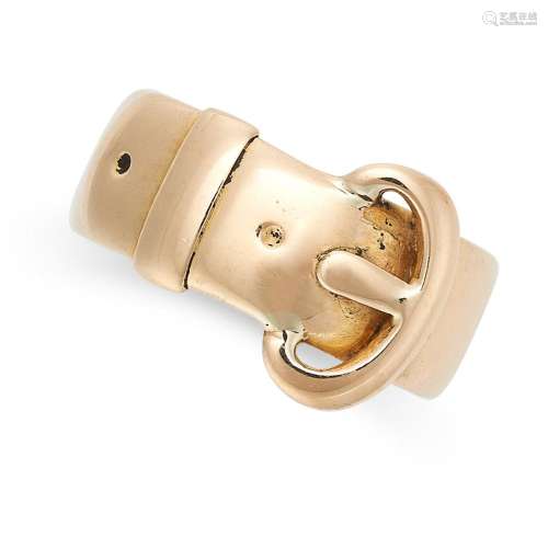AN ANTIQUE BELT BUCKLE RING in 18ct yellow gold, designed as...