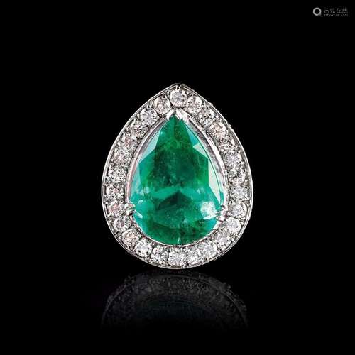 A natural, highcarat Colombian Emerald Pendant.