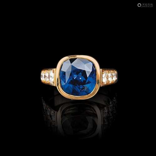A Sapphire Diamond Ring.