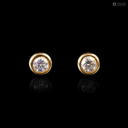 A Pair Solitaire Diamond Earstuds.