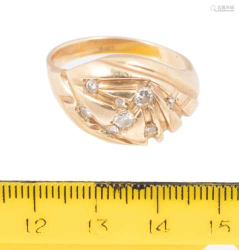 14K YELLOW GOLD AND DIAMOND RING, SIZE 10, 11.4GRAMS
