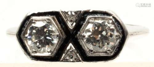 DIAMOND & PLATINUM LADY S RING, C. 1920, SIZE: 5.75, T.W...