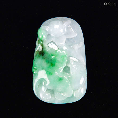 A CARVED JADEITE PENDANT WITH CERTIFICATE