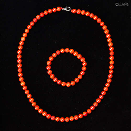 A SET OF CORAL NECKLACE AND BRACELET, WITH CERTIFICATE