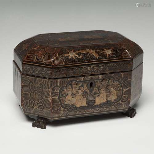 Jewellery box. China, 19th century.Lacquered wood.Some lacqu...