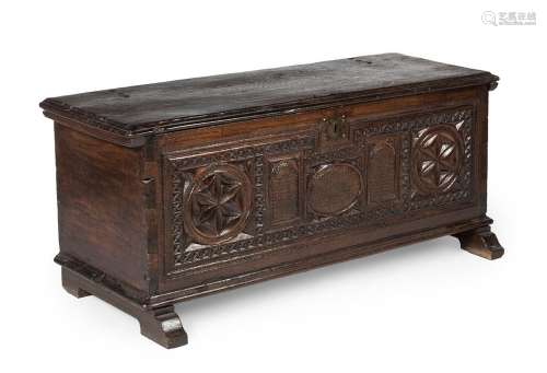Catalan chest from the 16th century.Oak wood.Original lock.S...