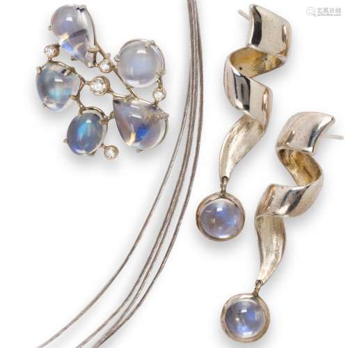 A group of moonstone jewelry