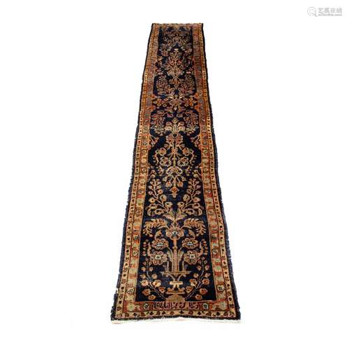 A Persian Lillihan runner