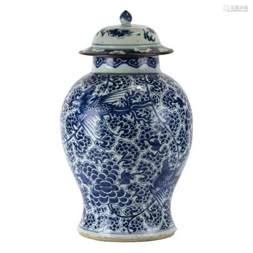 Chinese blue and white lidded jar