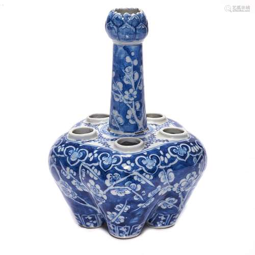 Chinese blue and white lotus vase