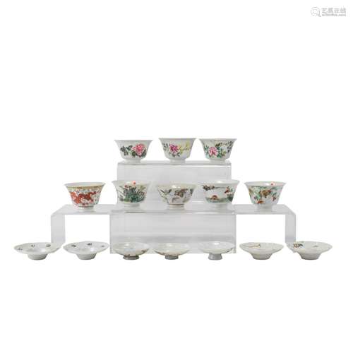 GROUP OF CHINESE FAMILLE ROSE TEA CUPS, LIDS AND STANDS