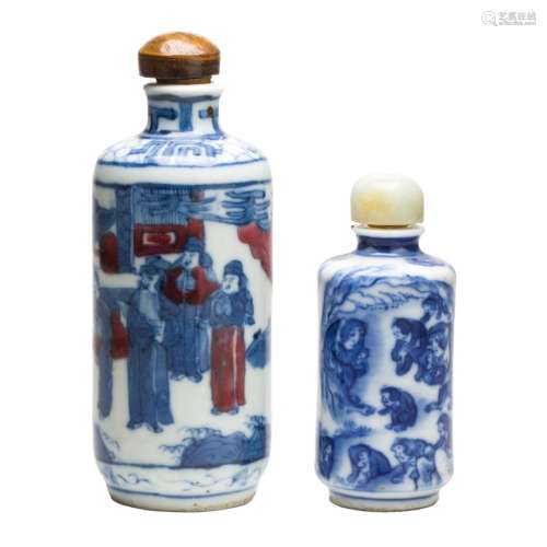 (LOT OF 2) CHINESE BLUE AND WHITE SNUFF BOTTLES