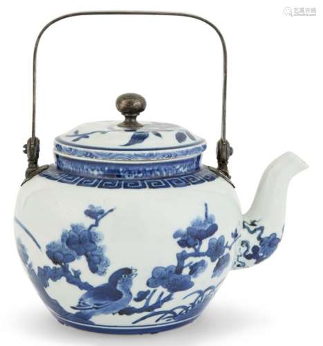 A Chinese Blue and White Porcelain Teapot Height 5 1/4 