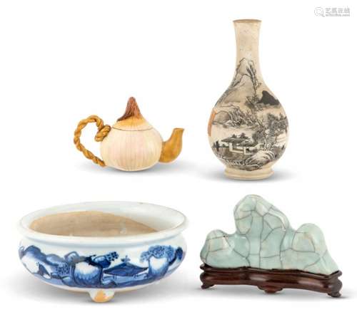 Four Chinese Porcelain Scholar's Objects Height of largest 5...