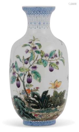 A Chinese Enameled Porcelain Vase Height 7 3/4 