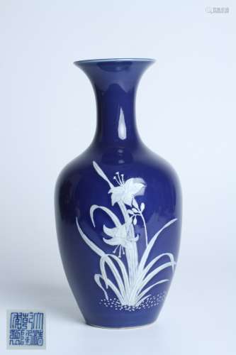 清 霽藍釉蘭草瓶